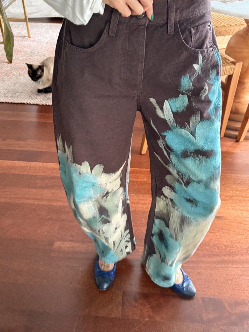 KAHVERENGİ ÇİÇEK DESEN BARREL JEAN