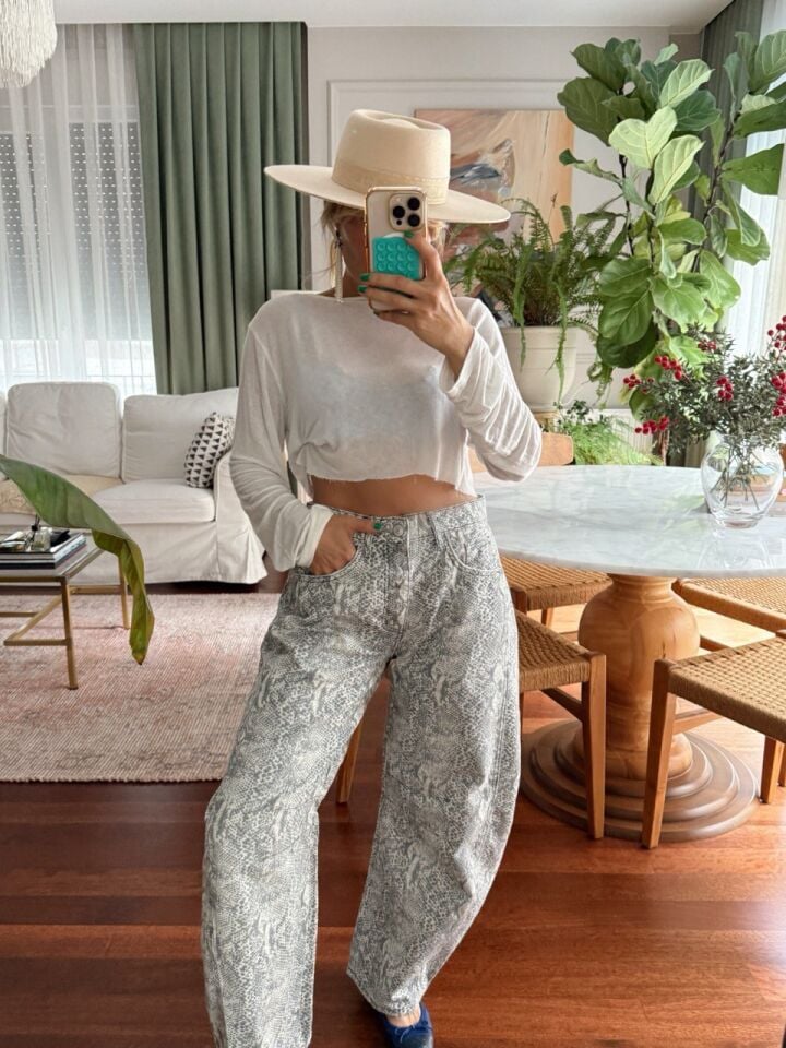 YILAN DERİSİ DESENLİ BARREL JEAN