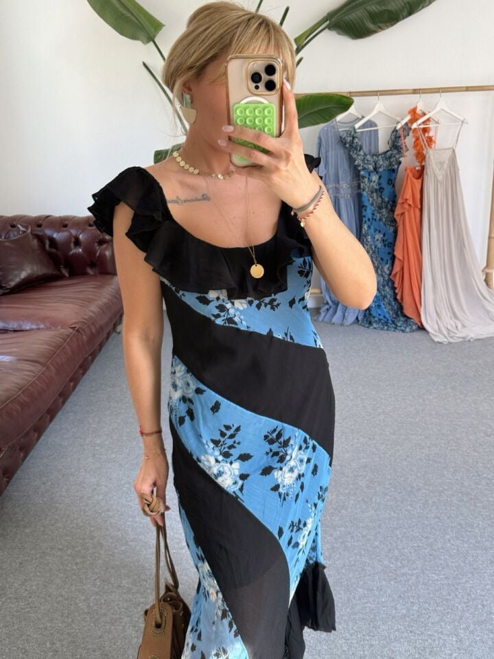 SİYAH-MAVİ DESENLİ İTHAL MAXI ELBİSE