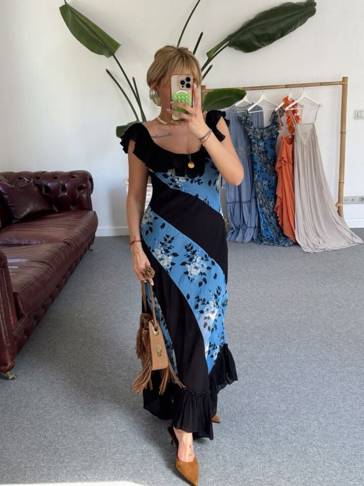 SİYAH-MAVİ DESENLİ İTHAL MAXI ELBİSE