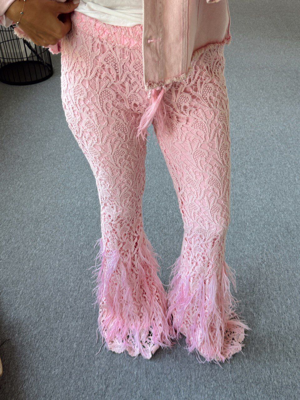 PEMBE DANTEL TÜYLÜ İTHAL PANTOLON