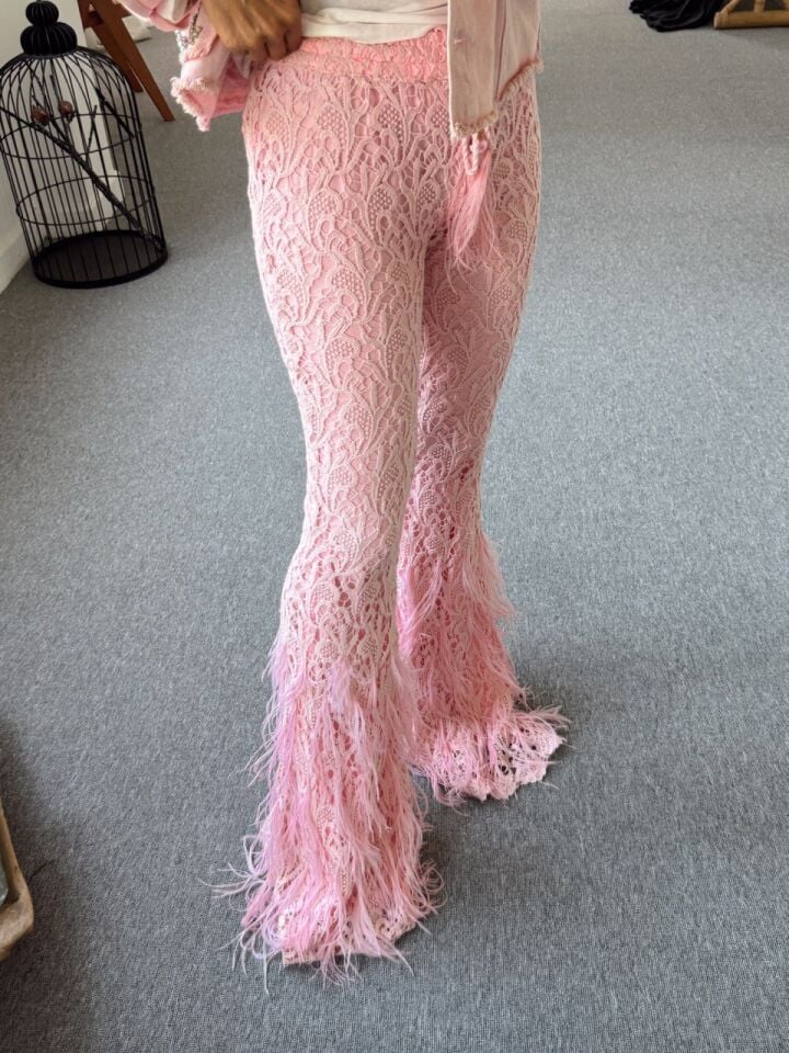 PEMBE DANTEL TÜYLÜ İTHAL PANTOLON