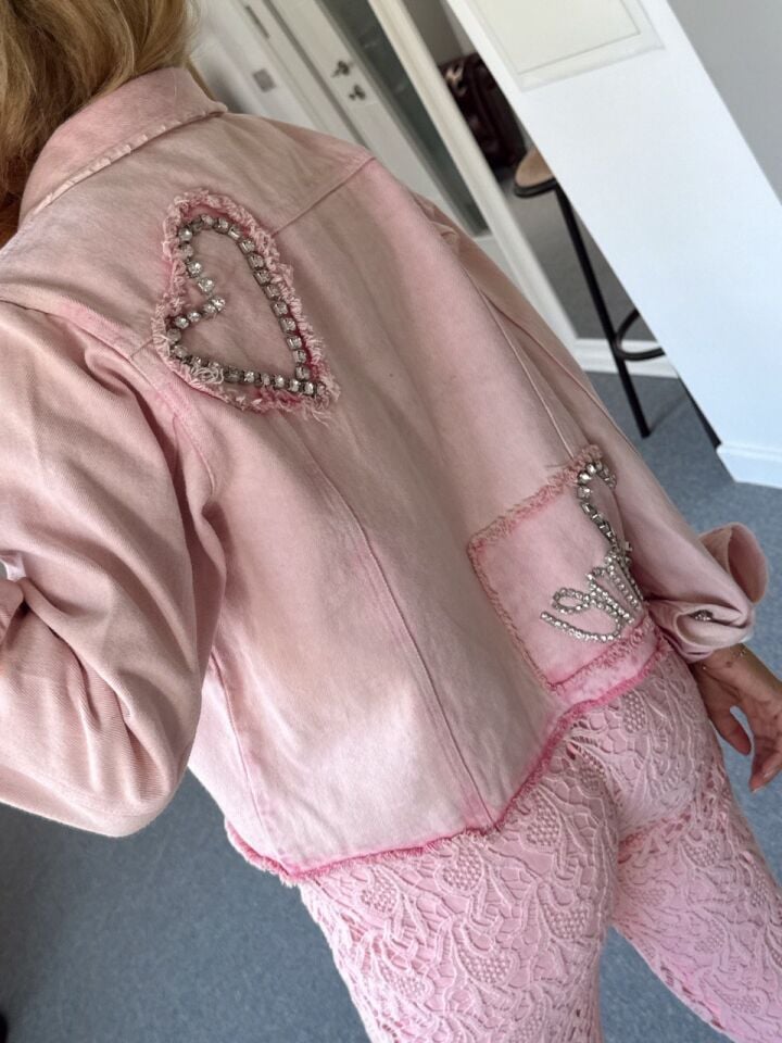 PEMBE TAŞ İŞLEMELİ DENIM İTHAL CEKET