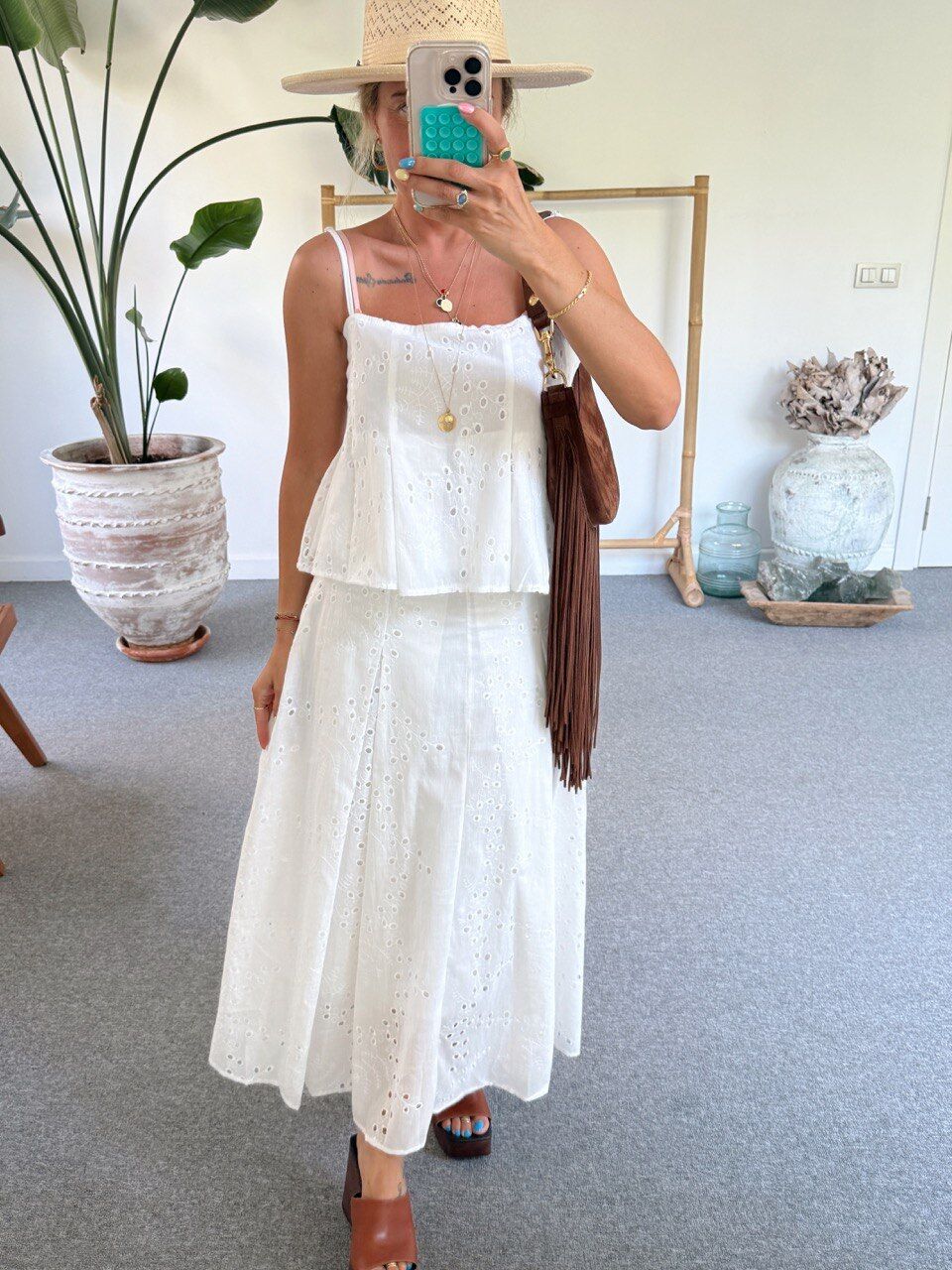 BEYAZ ASKILI BLUZ ETEK FİSTO TAKIM