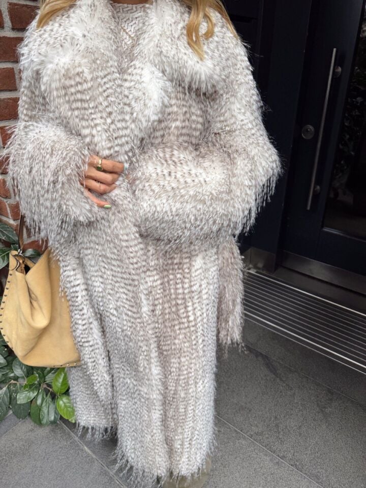 KREM KIRÇILLI UZUN İTHAL KÜRK