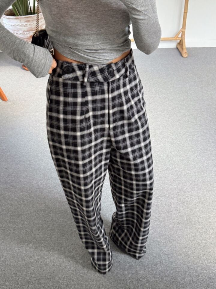 SİYAH-BEYAZ EKOSE DESEN PANTOLON