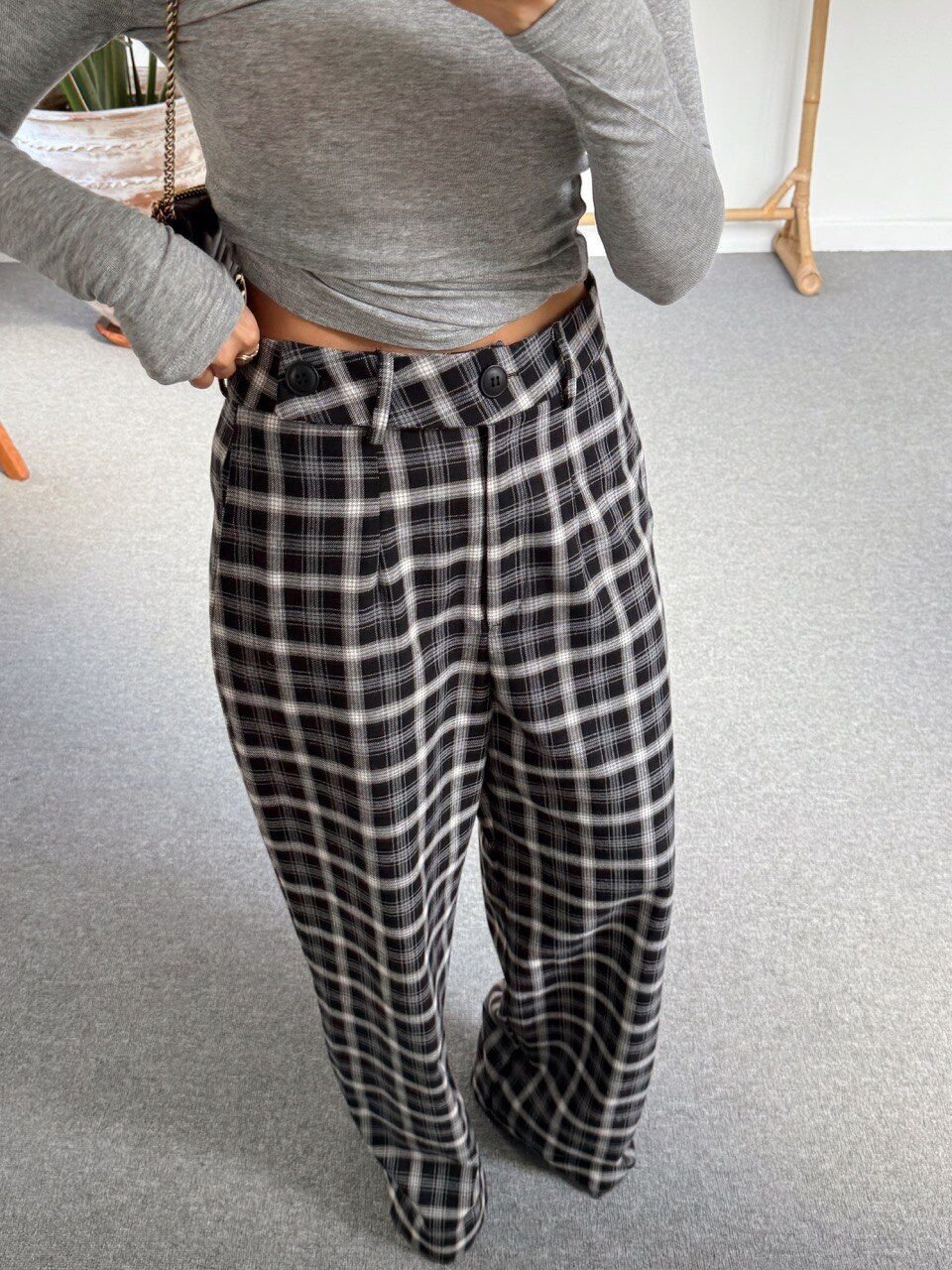 SİYAH-BEYAZ EKOSE DESEN PANTOLON