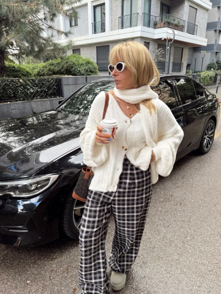 SİYAH-BEYAZ EKOSE DESEN PANTOLON