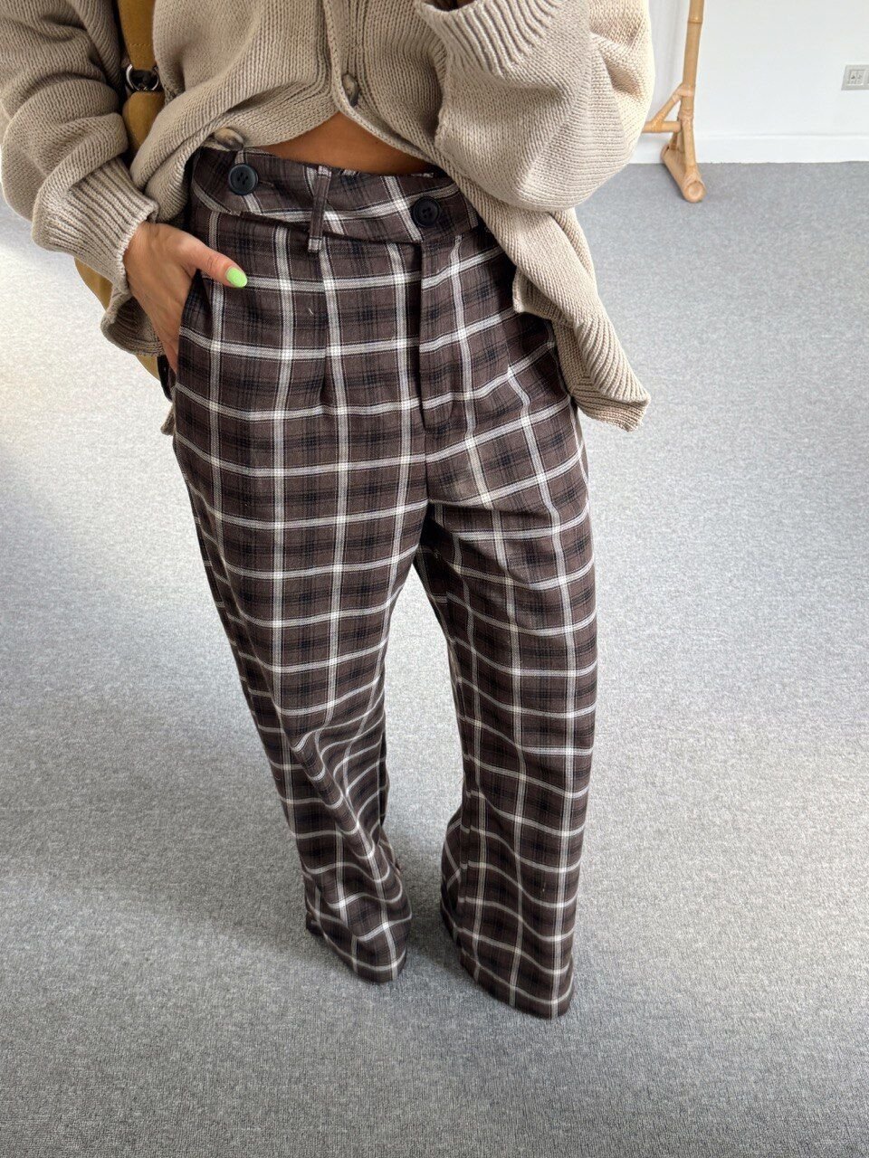 KREM-KAHVE EKOSE DESEN PANTOLON