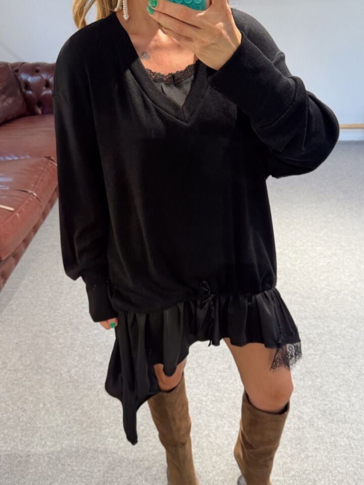 SİYAH DANTEL DETAY TRİKO TUNİK