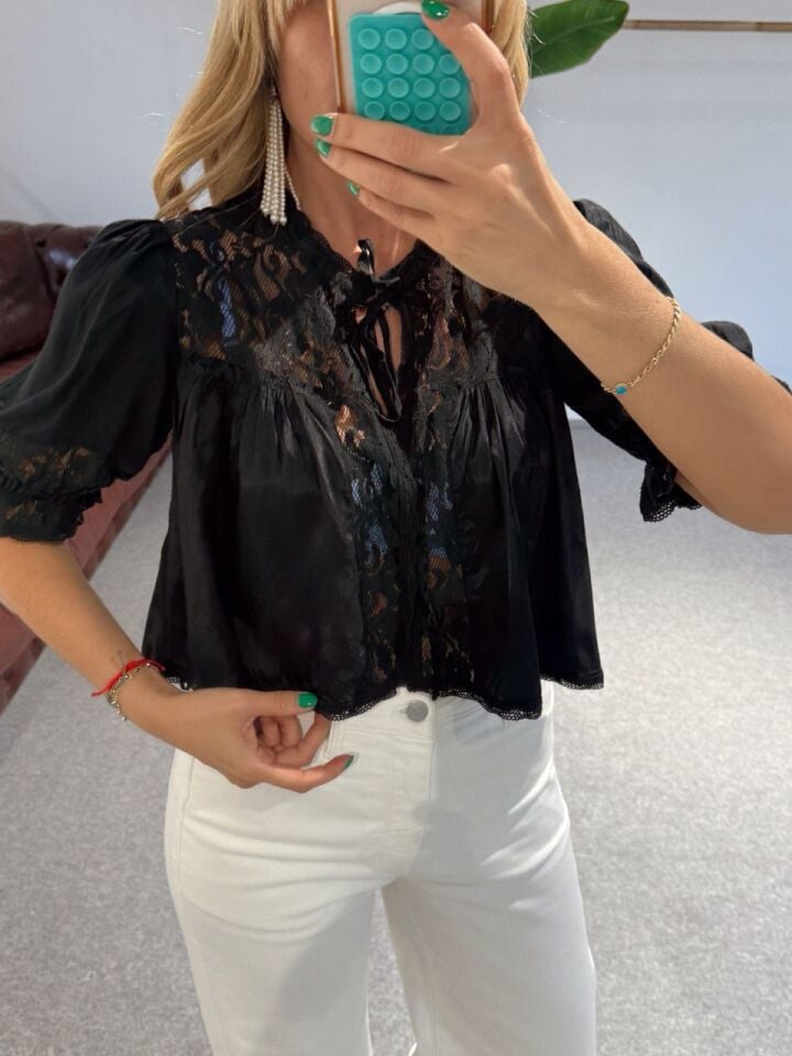 SİYAH  BAĞLAMALI SATEN İTHAL BLUZ