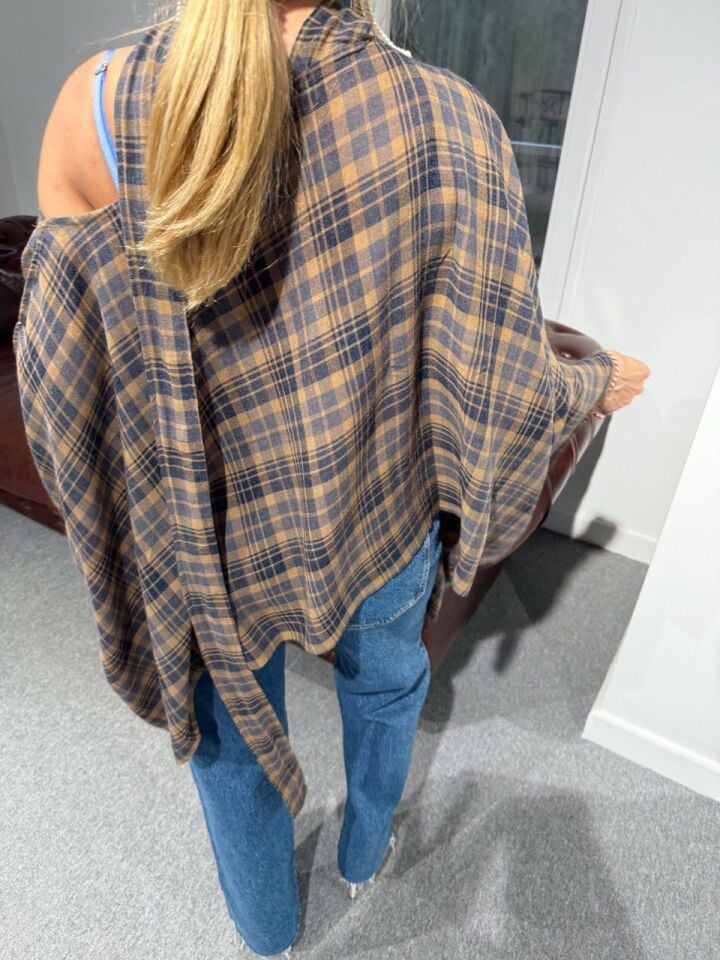 EKOSE DESEN PELERİN BLUZ