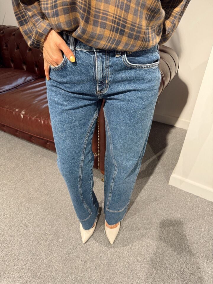 KOYU MAVİ YIKAMALI PAÇA DETAY ARA BEL JEAN