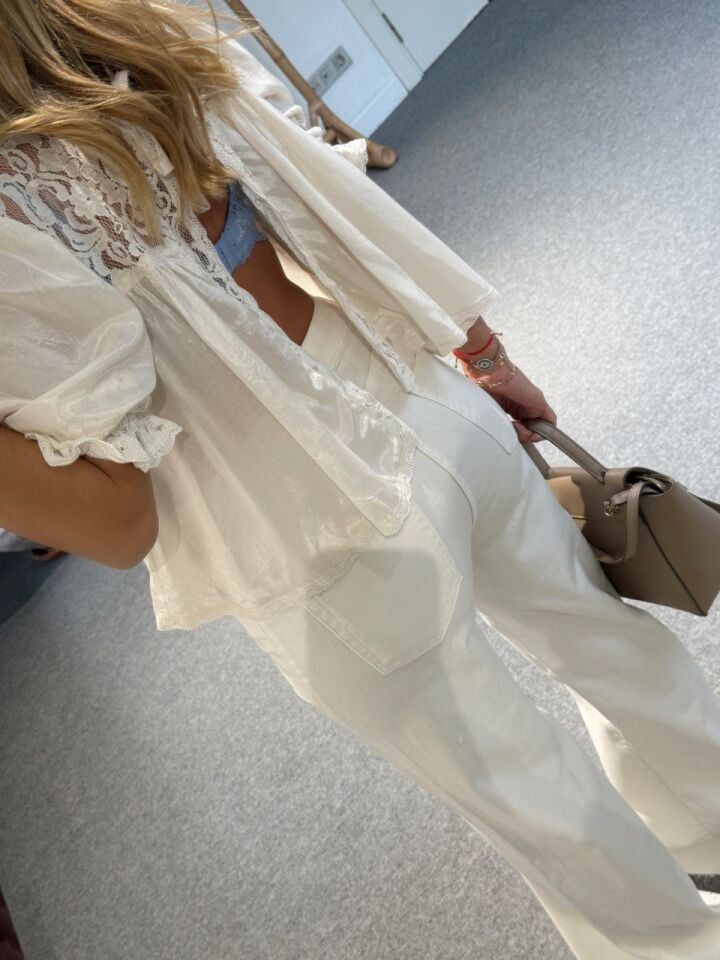 BEYAZ PAÇASI KESİK JEAN PANTOLON