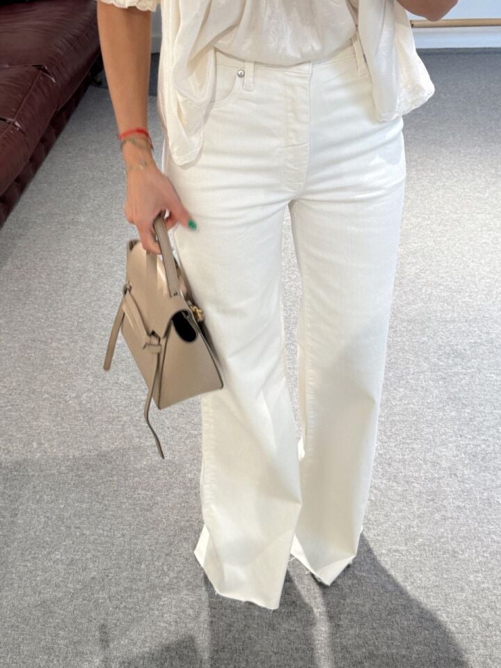 BEYAZ PAÇASI KESİK JEAN PANTOLON