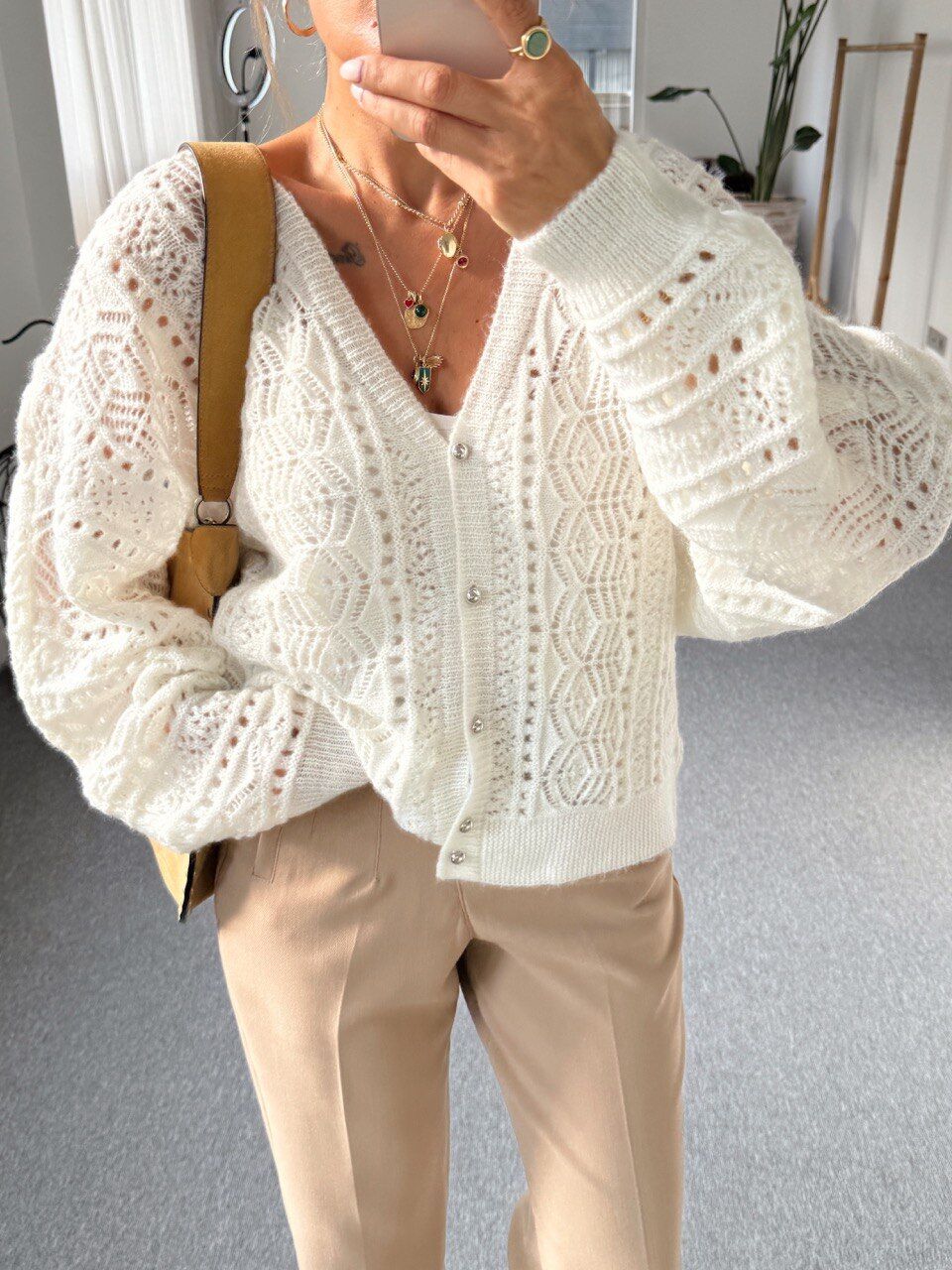 BEYAZ AJURLU TRİKO HIRKA