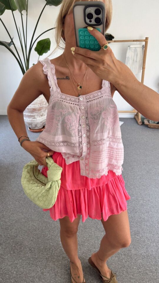 PUDRA DÜĞME DETAY İŞLEMELİ İTHAL BLUZ