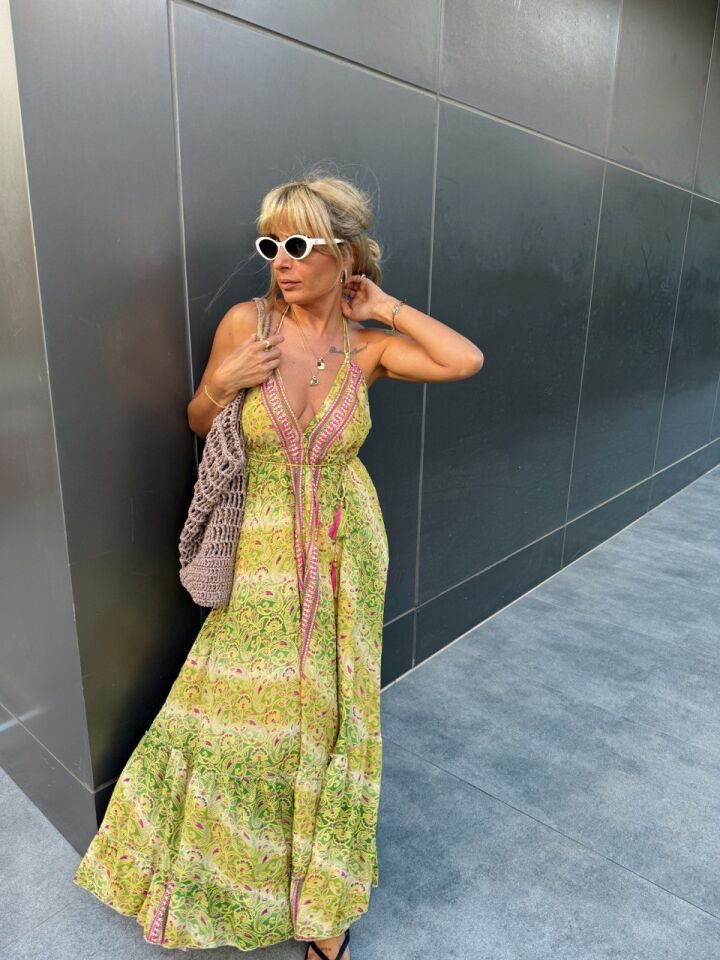 YEŞİL - MOR DESENLİ SIRT DEKOLTELİ İTHAL ELBİSE