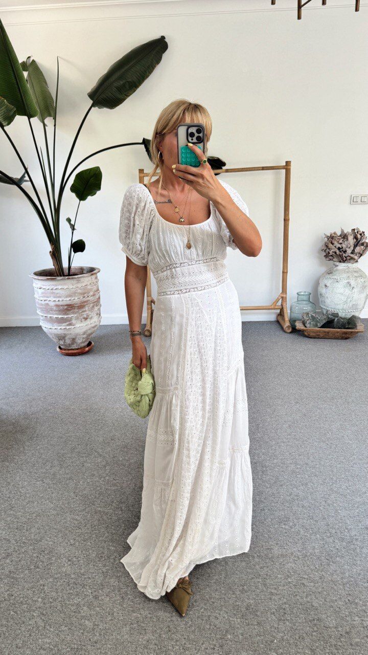 BEYAZ ÇİÇEK DOKULU İTHAL MAXI ELBİSE