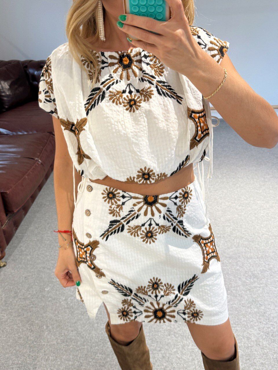 BEYAZ İŞLEMELİ DÜĞME DETAY İTHAL ELBİSE