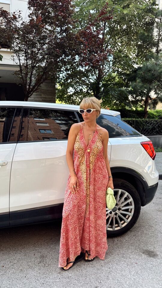 KIRMIZI ŞAL DESEN SIRT DEKOLTELİ İTHAL ELBİSE