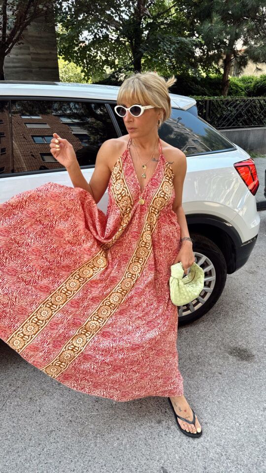 KIRMIZI ŞAL DESEN SIRT DEKOLTELİ İTHAL ELBİSE