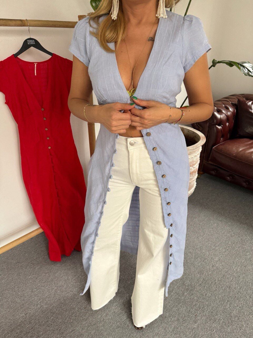 DOKULU KUMAŞ MAVİ İTHAL MİDİ ELBİSE