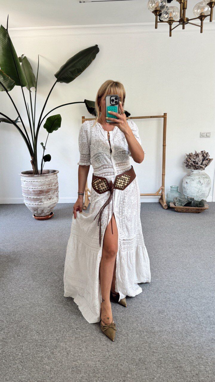 BEYAZ DÜĞMELİ MAXI İŞLEME DETAY İTHAL ELBİSE