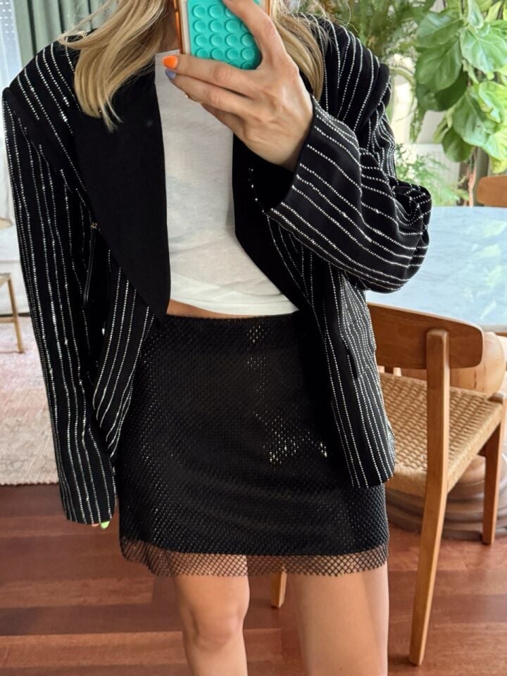 SİYAH TAŞLI MİNİ ETEK