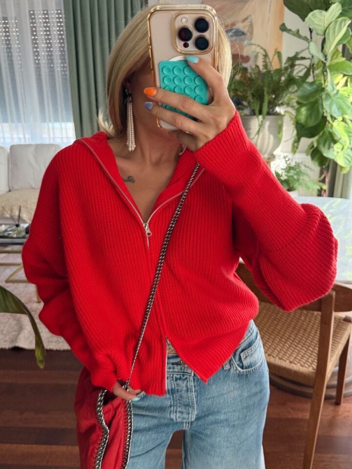 KIRMIZI FERMUARLI HIRKA