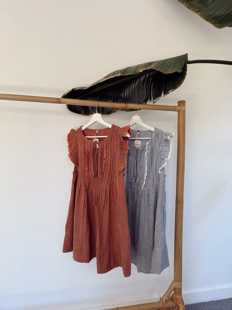 TURUNCU NERVÜR DETAY MİNİ İTHAL ELBİSE