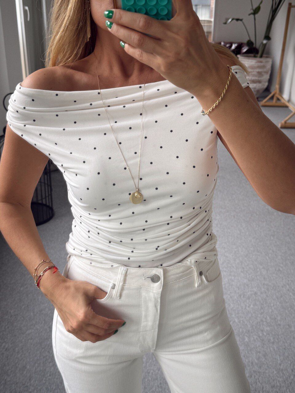BEYAZ PUANTİYELİ BLUZ