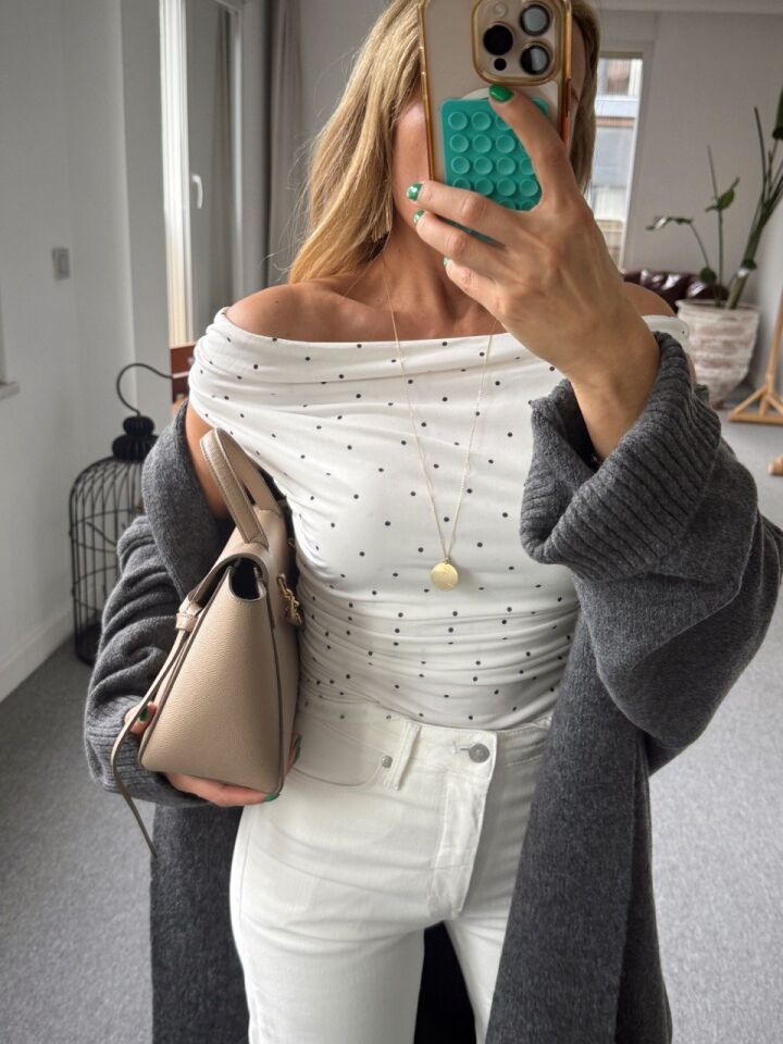 BEYAZ PUANTİYELİ BLUZ