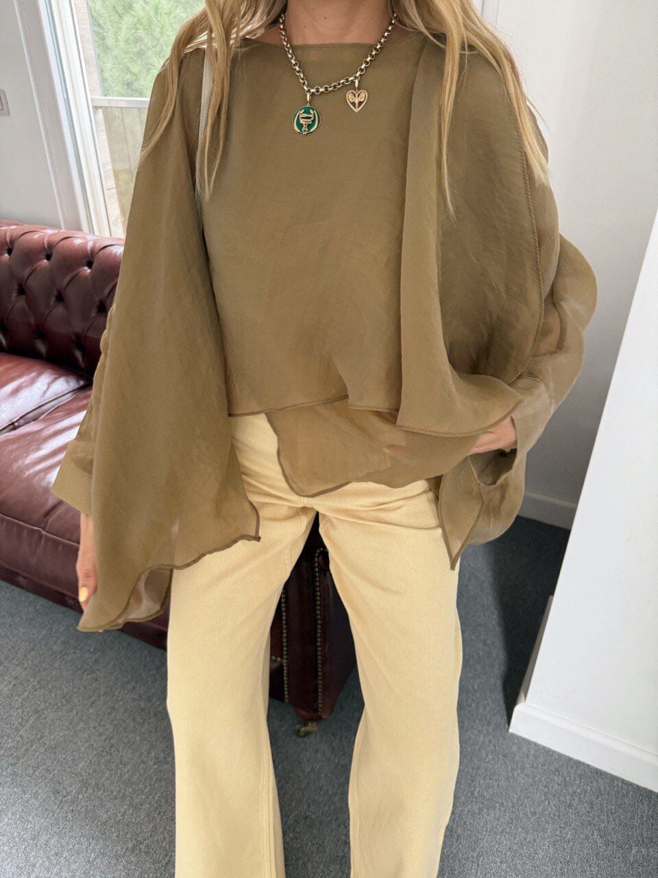 YAĞ YEŞİLİ PELERİN DETAYLI ŞİFON BLUZ