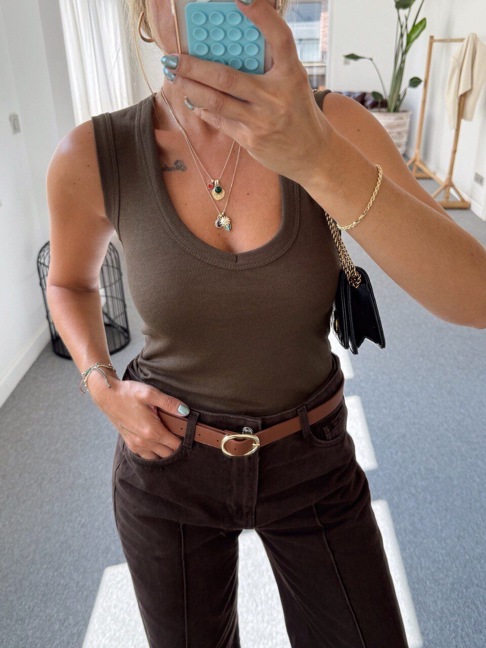 KAHVE KOLSUZ SONSUZ KUMAŞ BLUZ