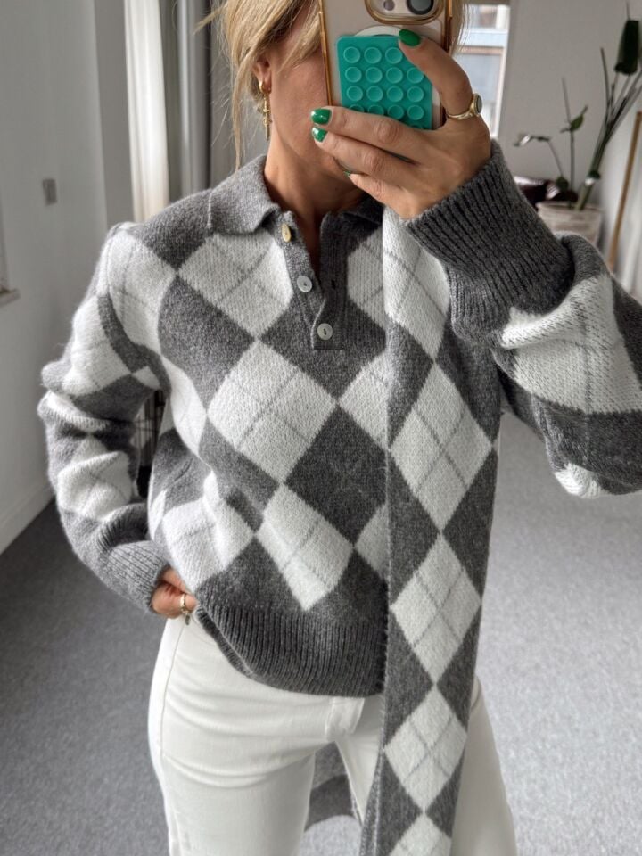 GRİ BAKLAVA DESEN ATKILI KAZAK