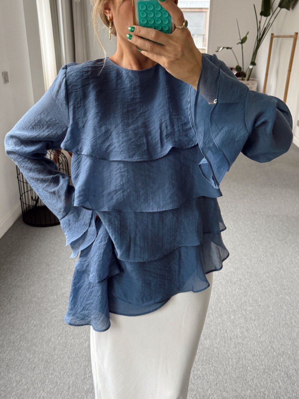 MAVİ KAT KAT VOLANLI BLUZ