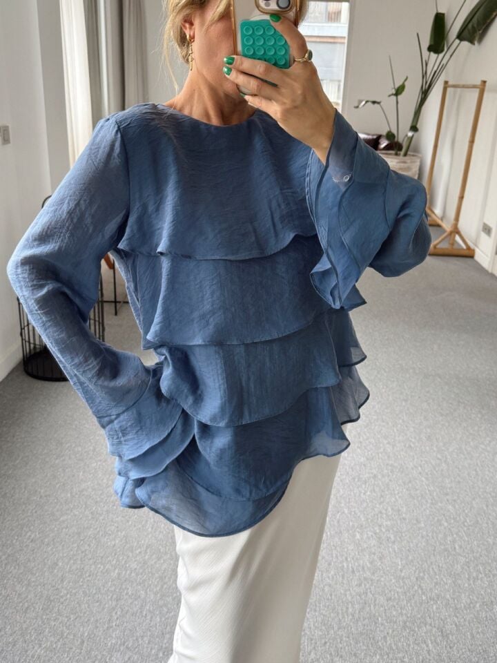 MAVİ KAT KAT VOLANLI BLUZ