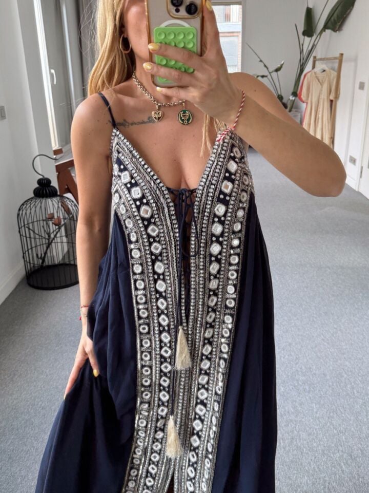 LACİVERT TAŞ İŞLEMELİ İTHAL ELBİSE