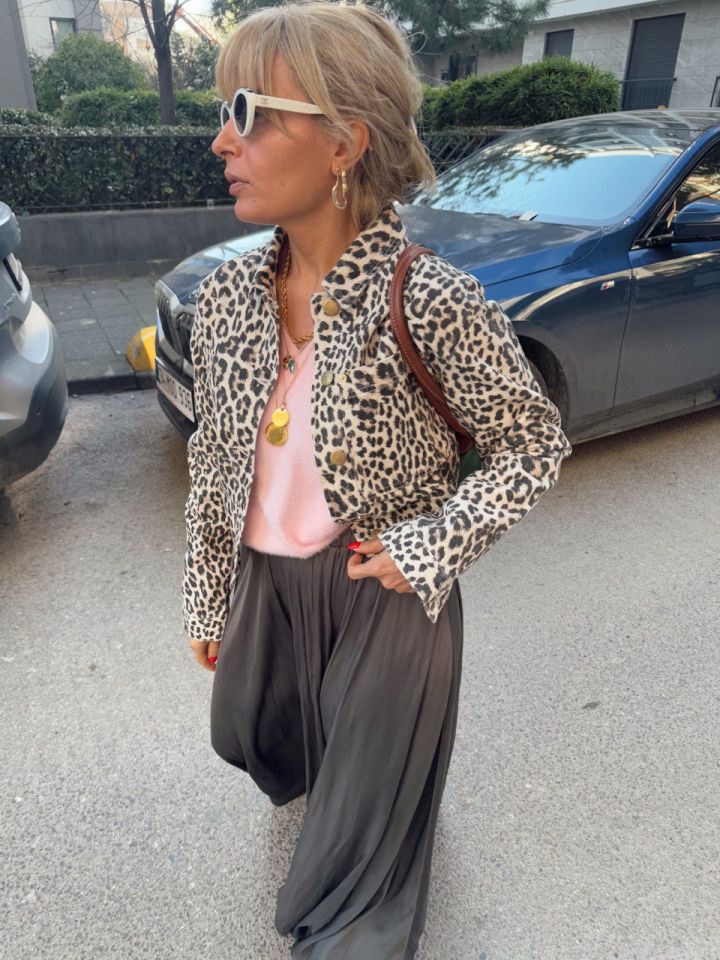 LEOPAR BASKILI DENİM CEKET