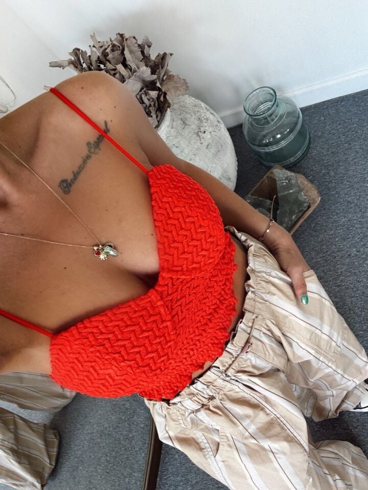 NAR ÇİÇEĞİ ASKILI DANTEL TOP