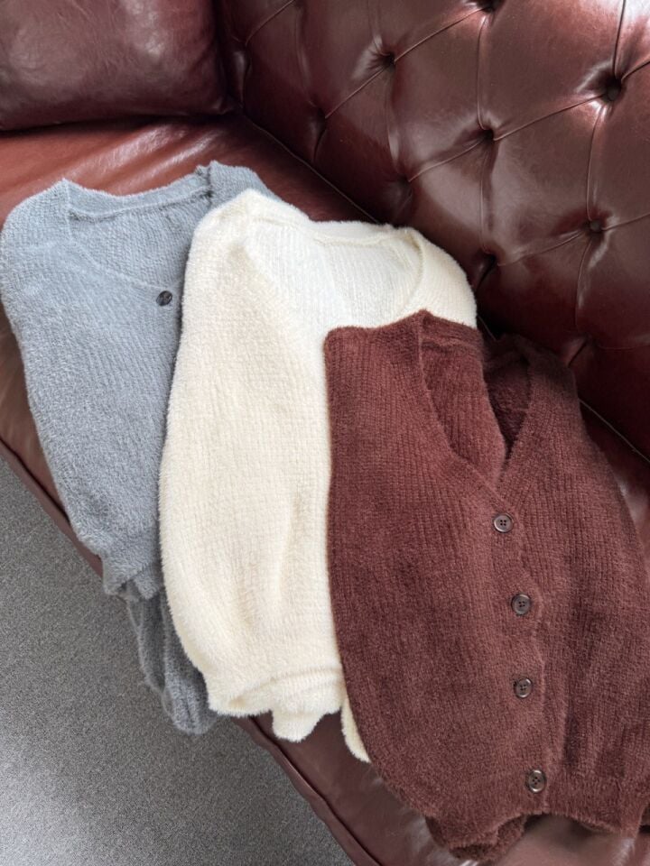 KAHVERENGİ YUMUŞAK DOKULU V YAKA HIRKA