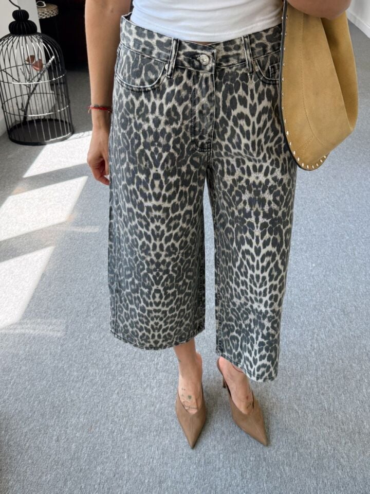 LEOPAR DESEN BERMUDA JEAN