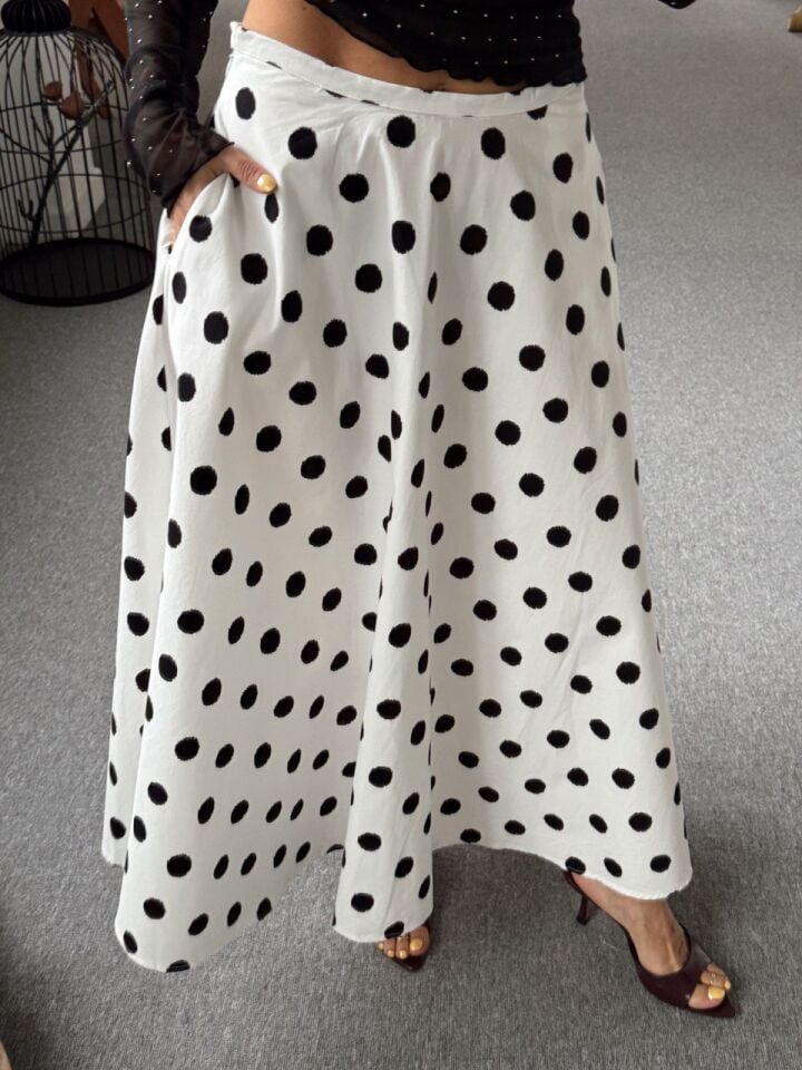 BEYAZ PUANTİYE DESEN PAMUKLU ETEK