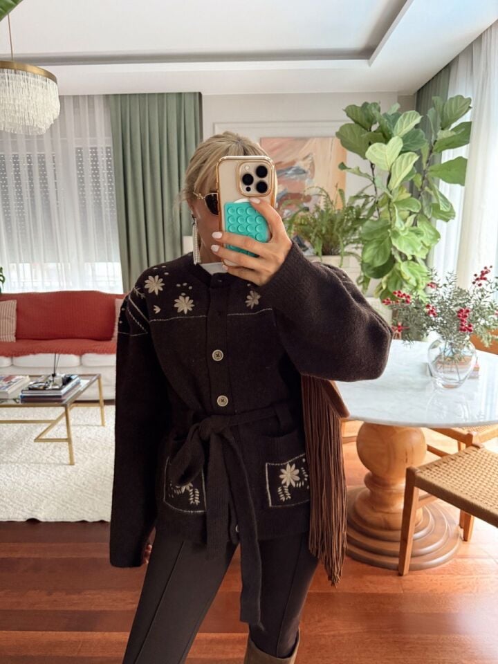 KAHVE NAKIŞLI BELDEN KUŞAKLI YÜN HIRKA