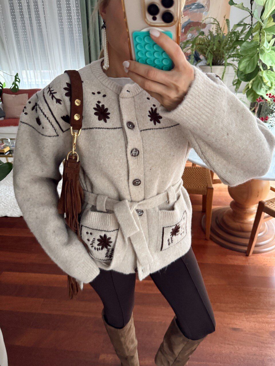 EKRU NAKIŞLI BELDEN KUŞAKLI YÜN HIRKA