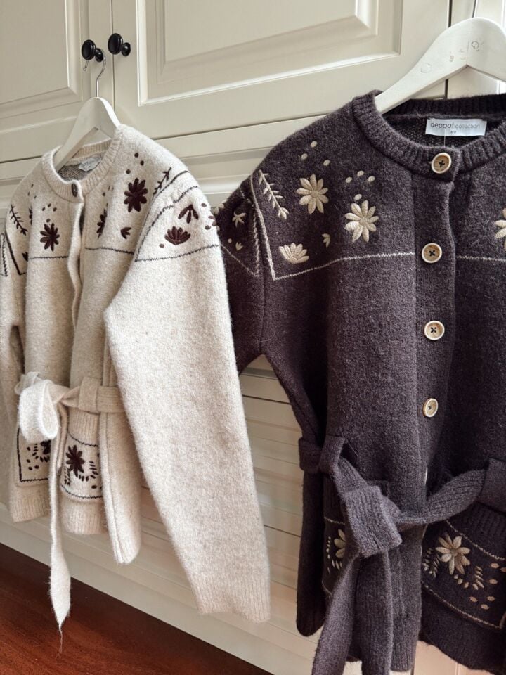 EKRU NAKIŞLI BELDEN KUŞAKLI YÜN HIRKA