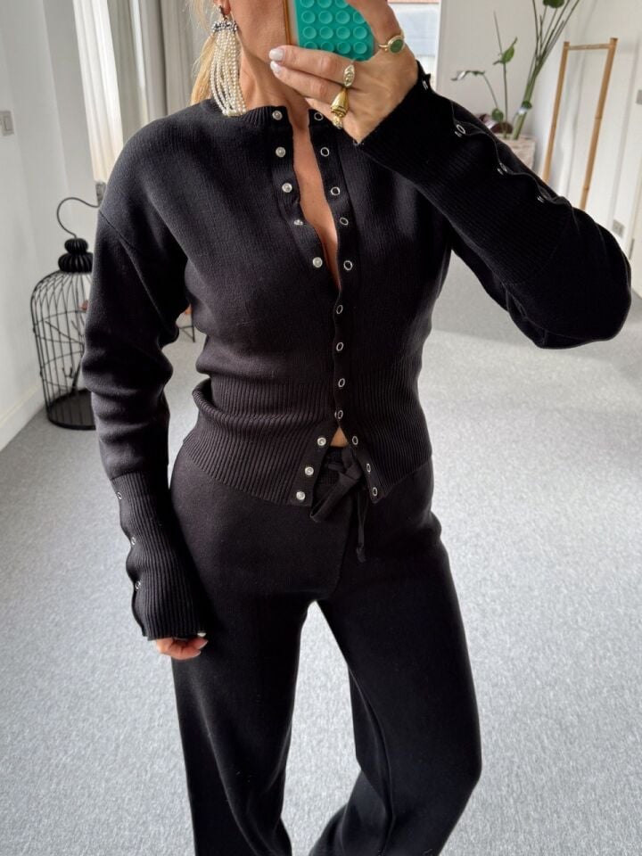 SİYAH BEL DETAYLI TRİKO TAKIM