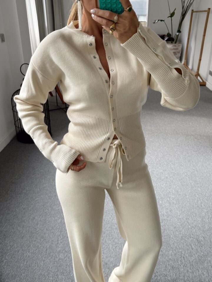 KREM BEL DETAYLI TRİKO TAKIM