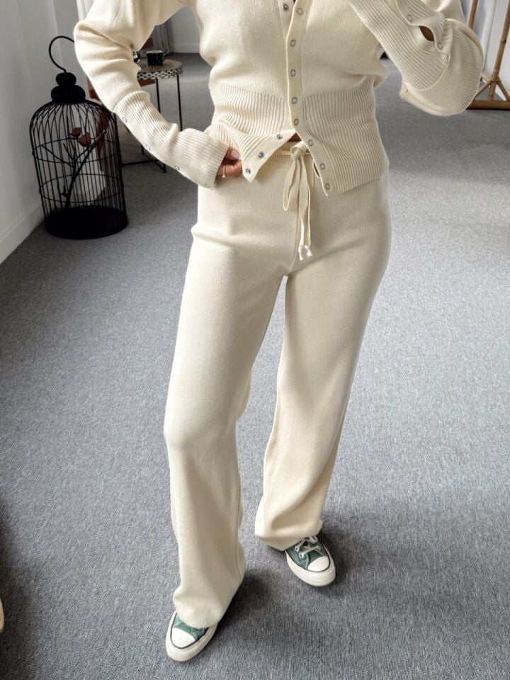 KREM BEL DETAYLI TRİKO TAKIM